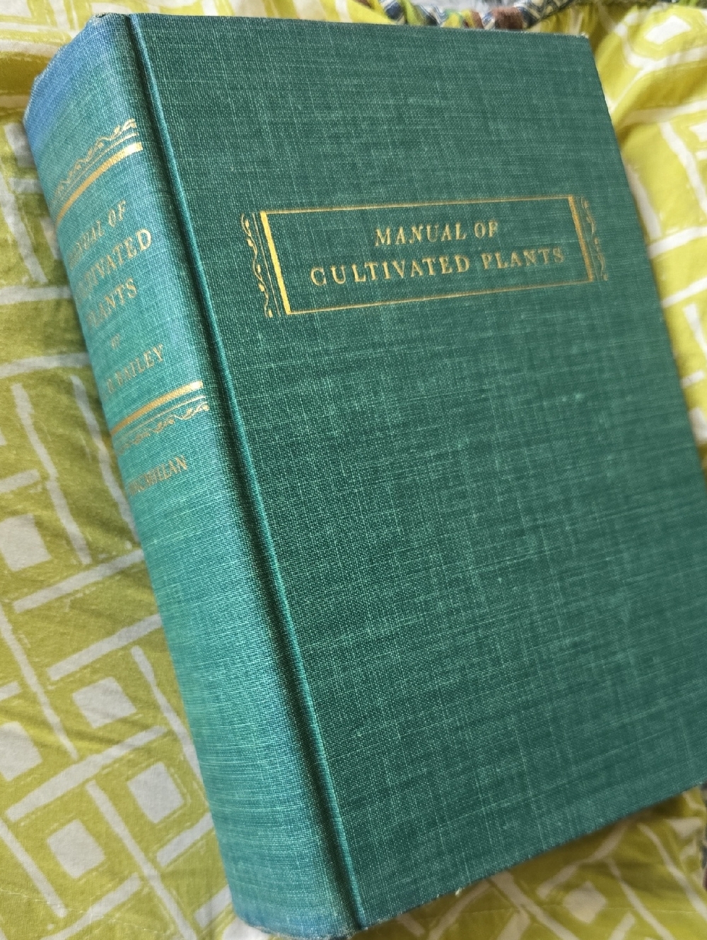Vintage MCM 1951 Manual Of CULTIVATED PLANTS LH Bailey Green Hardcover Book